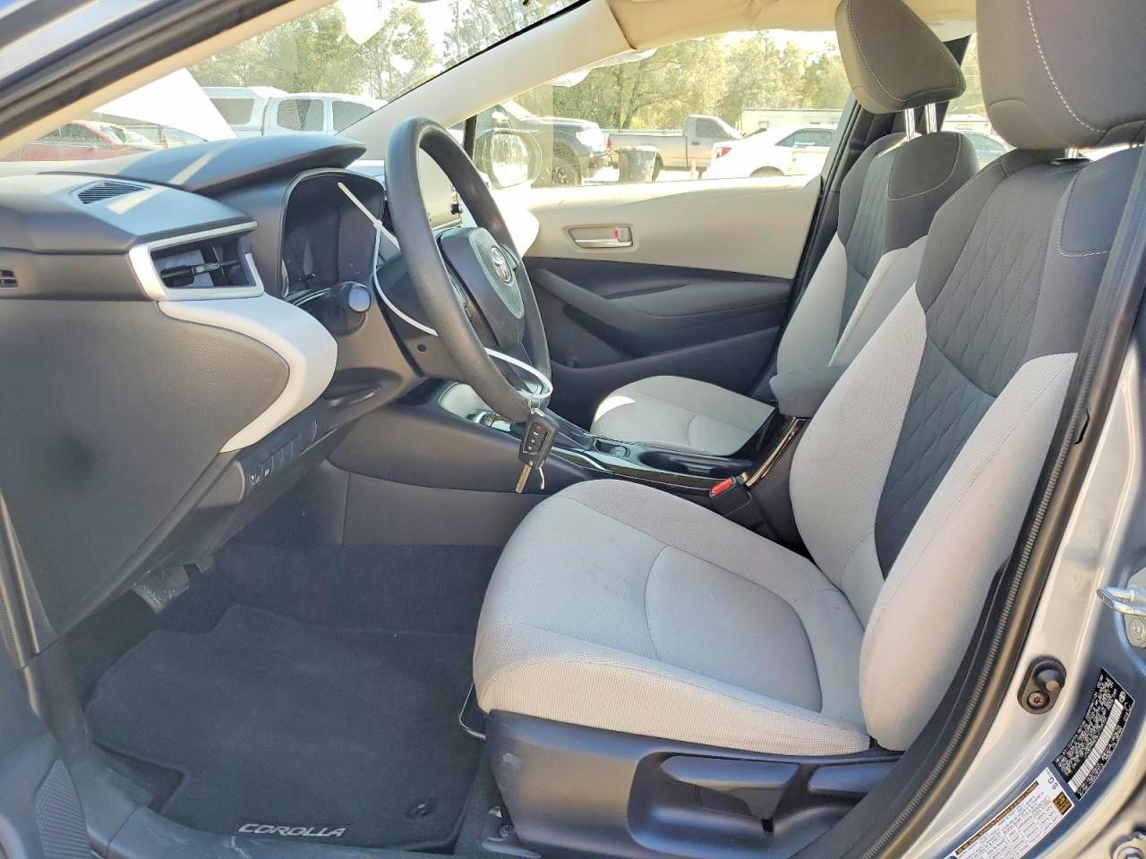 2020 TOYOTA COROLLA LE photo 13
