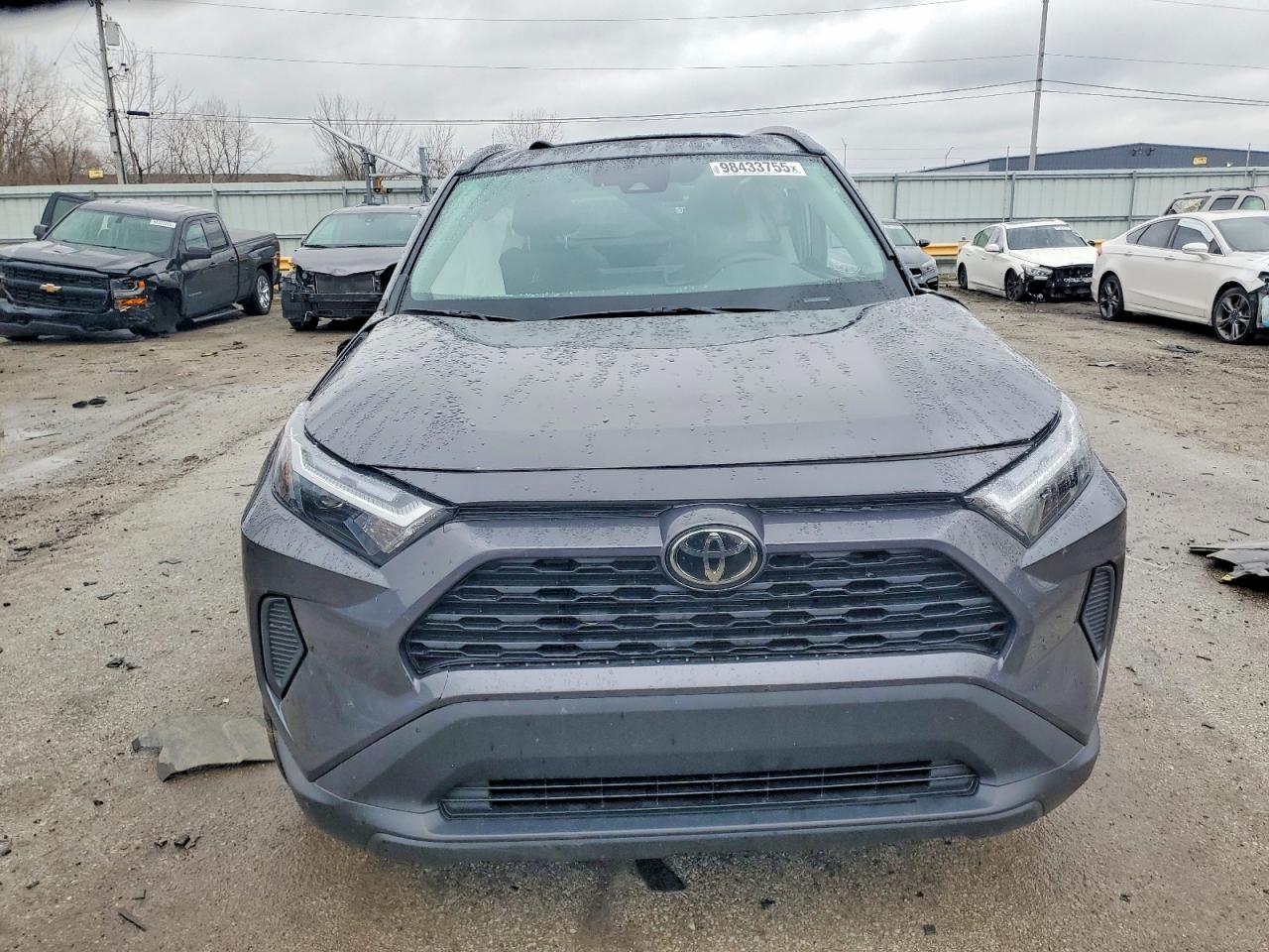 2024 TOYOTA RAV4 XLE photo 5