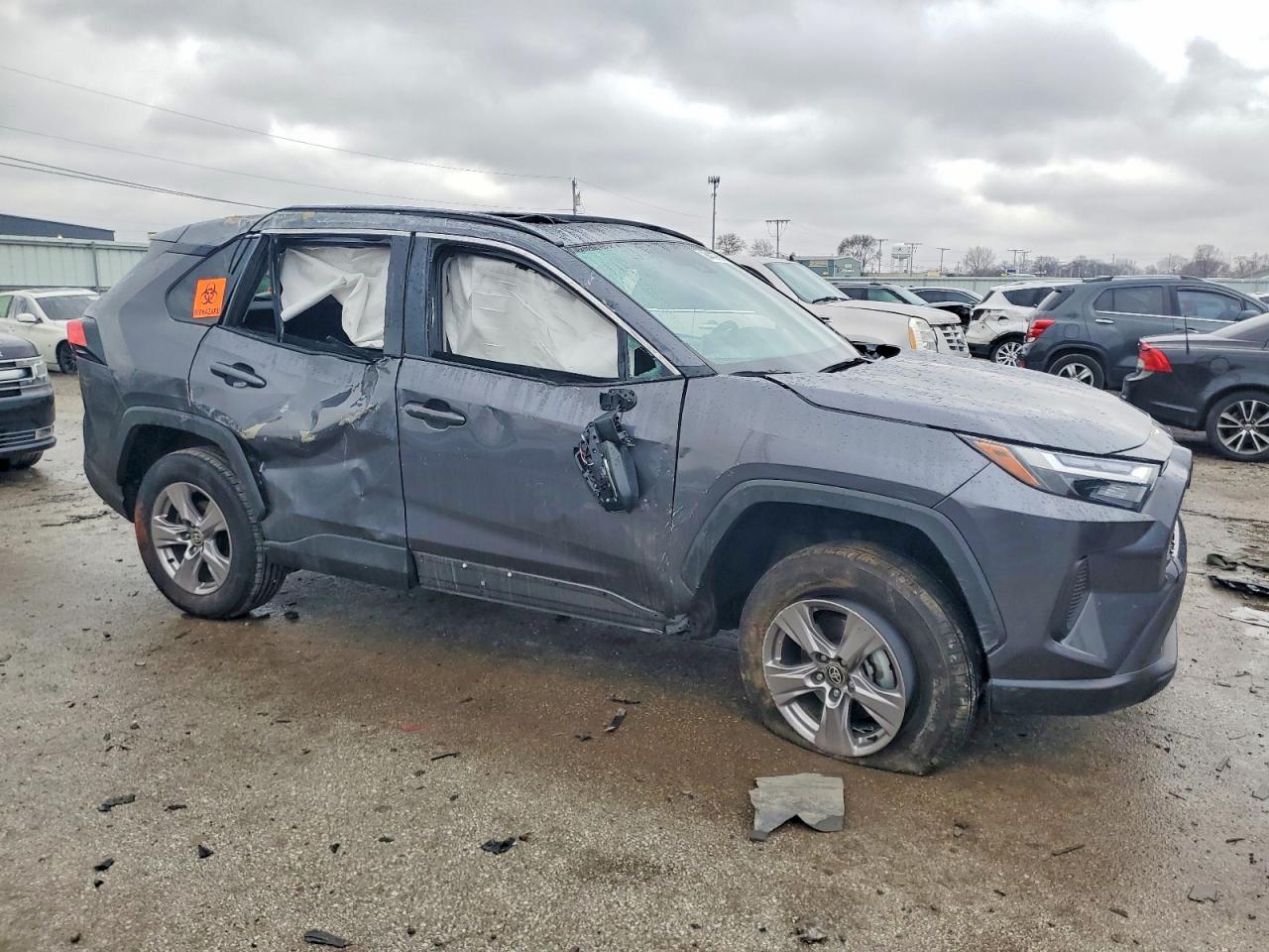 2024 TOYOTA RAV4 XLE photo 4