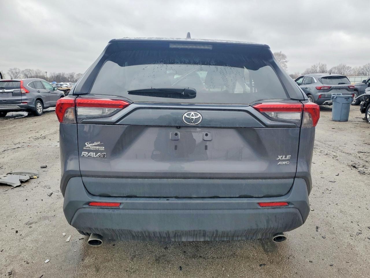 2024 TOYOTA RAV4 XLE photo 6