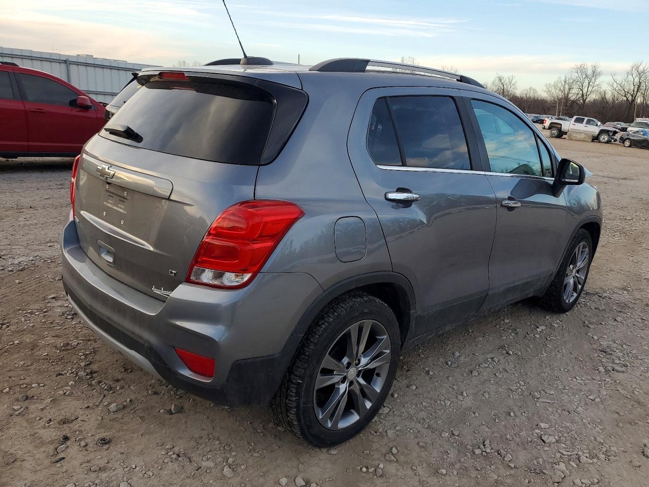 2020 CHEVROLET TRAX 1LT photo 3