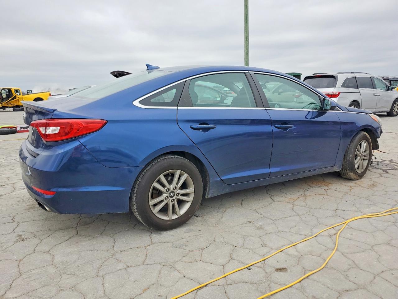 2015 HYUNDAI SONATA SE photo 7
