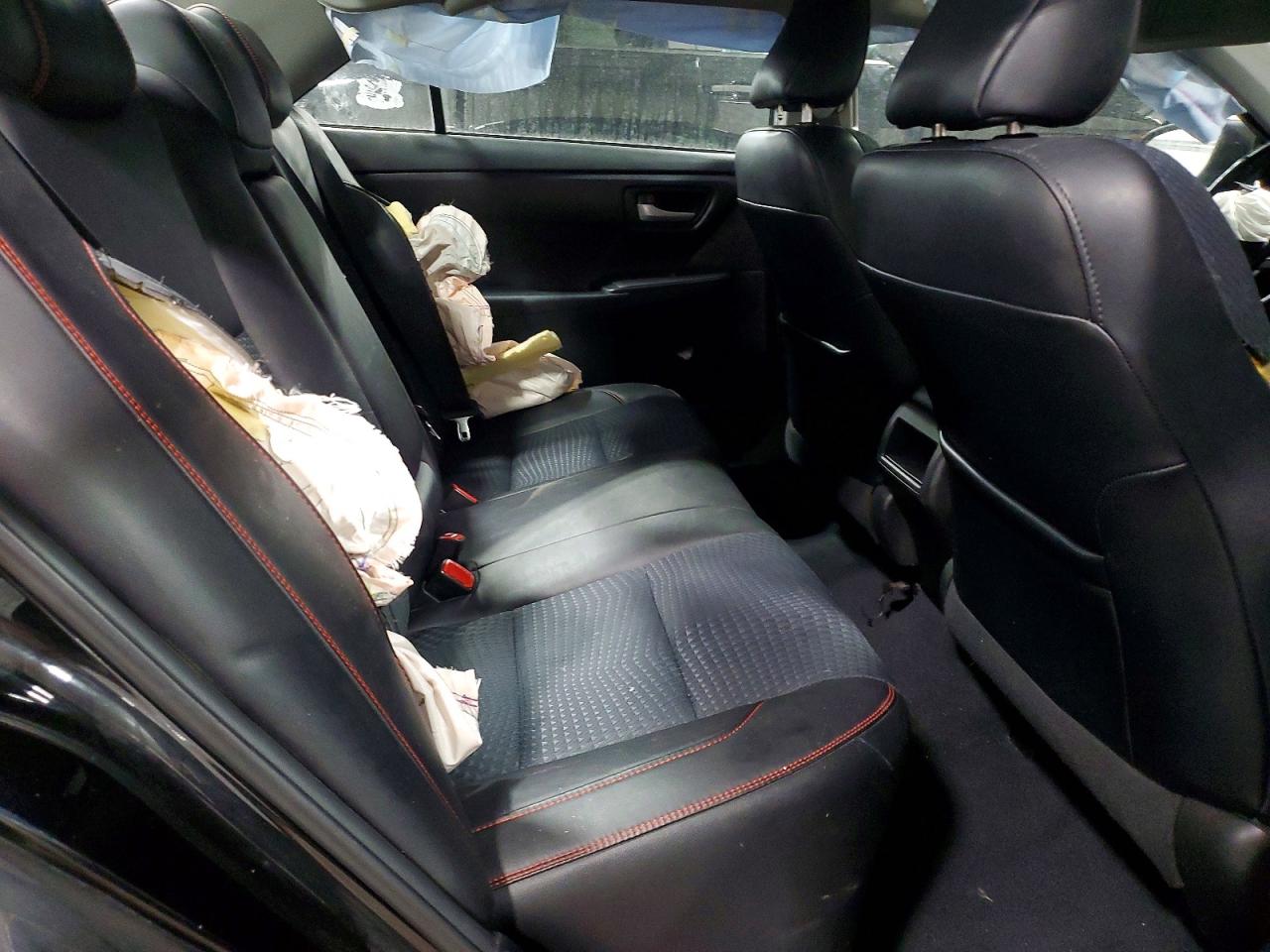 2015 TOYOTA CAMRY LE photo 10