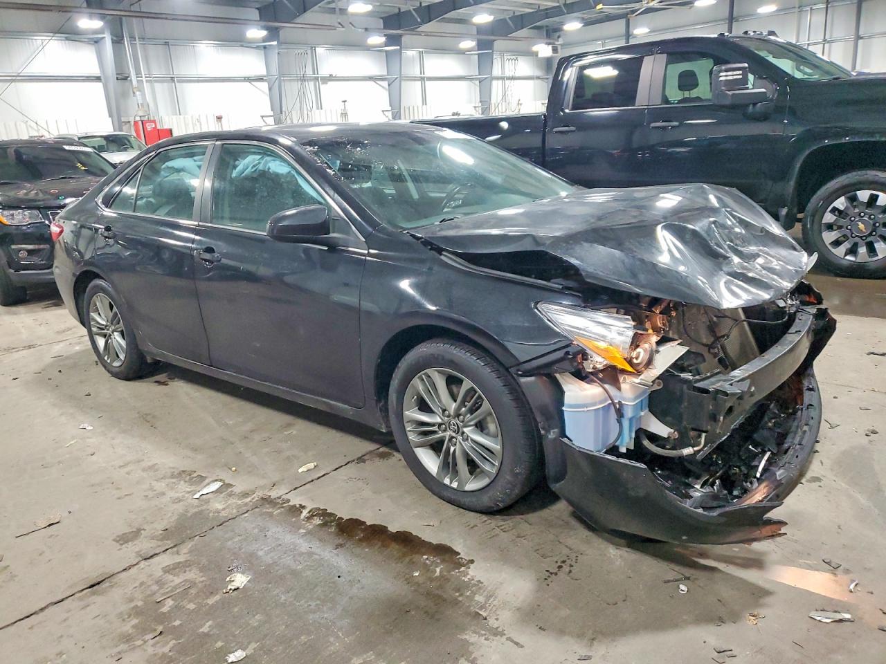 2015 TOYOTA CAMRY LE photo 4