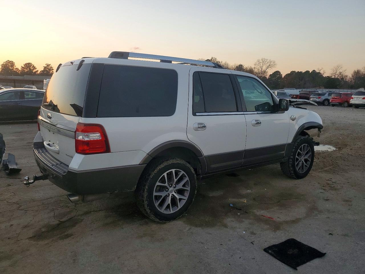 2015 FORD EXPEDITION XLT photo 3
