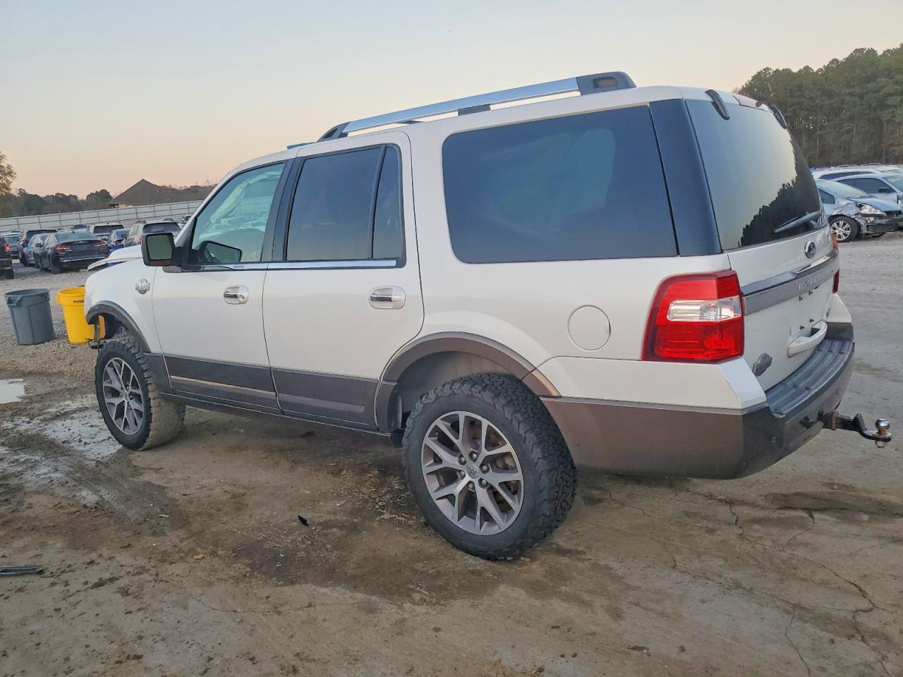 2015 FORD EXPEDITION XLT photo 2