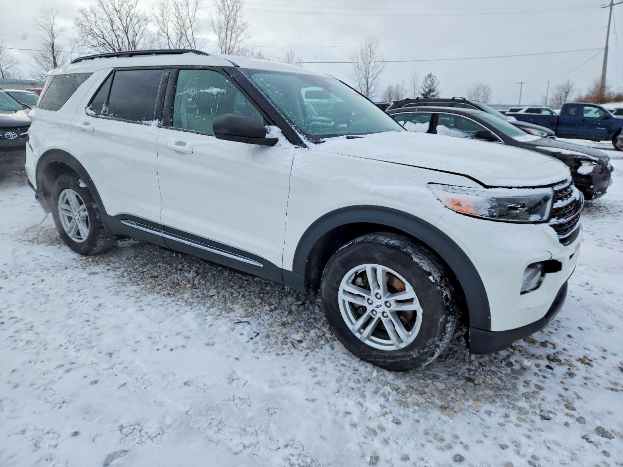2020 FORD EXPLORER XLT photo 4