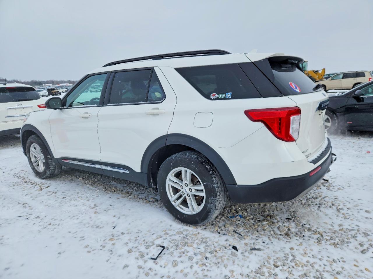 2020 FORD EXPLORER XLT photo 2