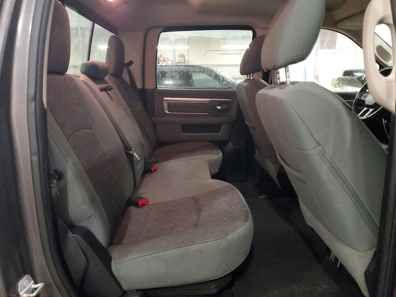 2015 RAM 1500 SLT photo 10