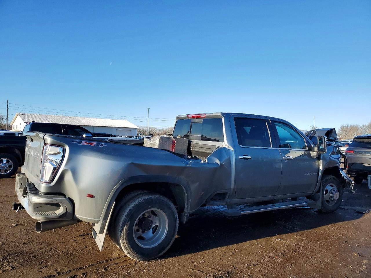 2024 CHEVROLET SILVERADO K3500 LTZ photo 3