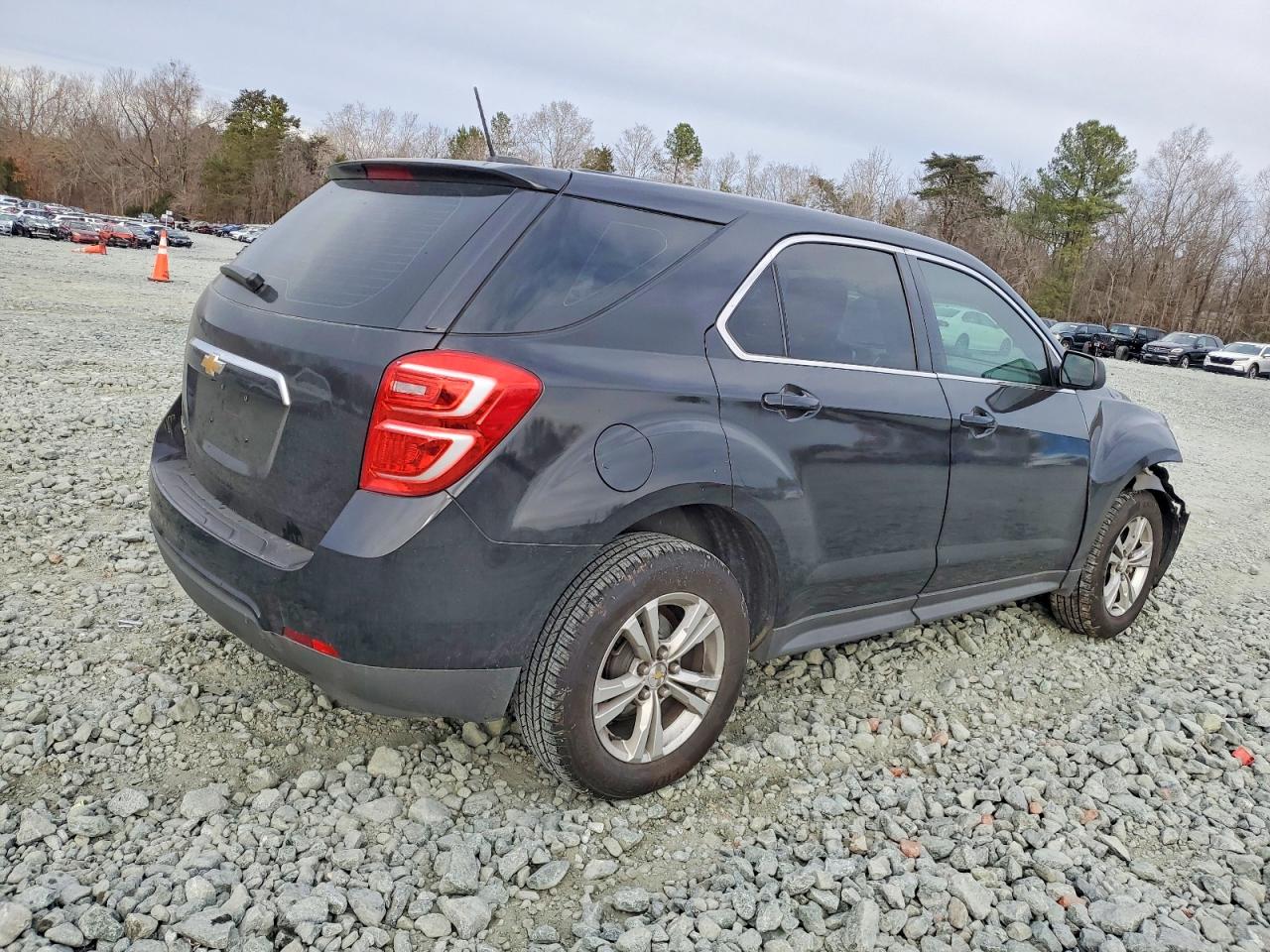 2017 CHEVROLET EQUINOX LS photo 3