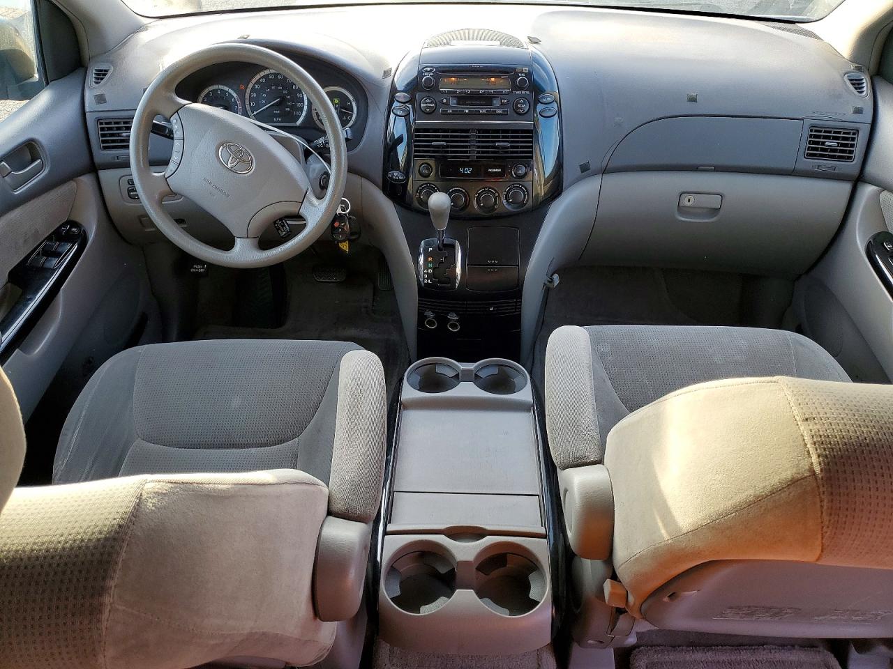 2004 TOYOTA SIENNA CE photo 8