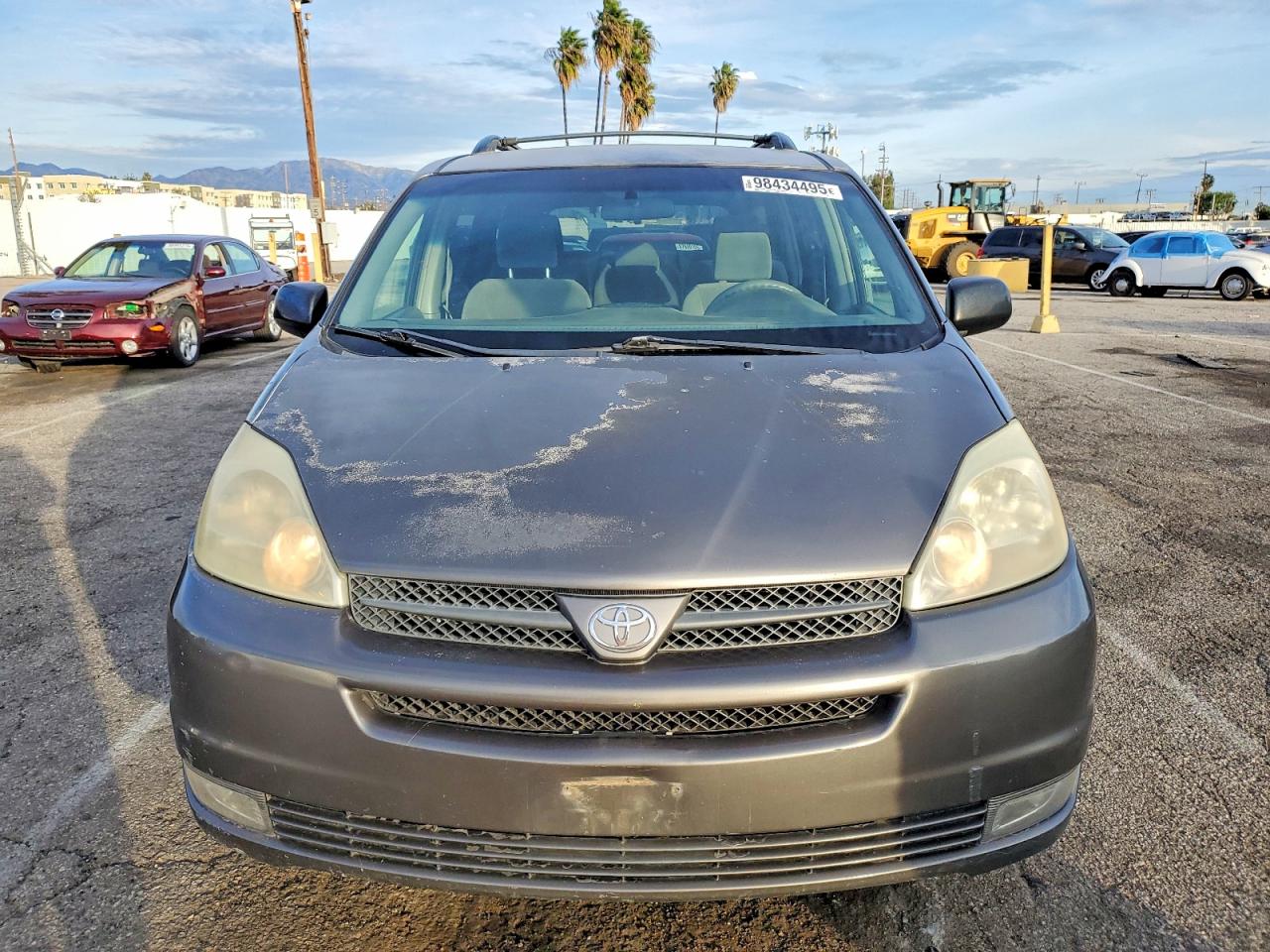 2004 TOYOTA SIENNA CE photo 5