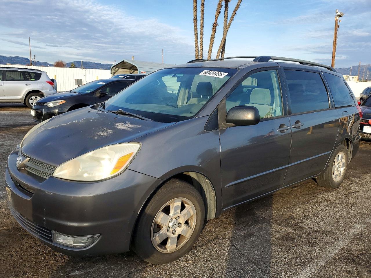 2004 TOYOTA SIENNA