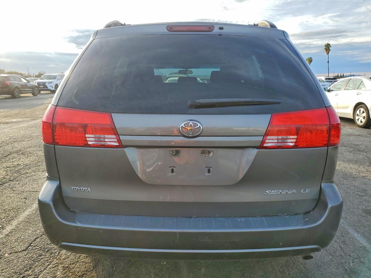 2004 TOYOTA SIENNA CE photo 6