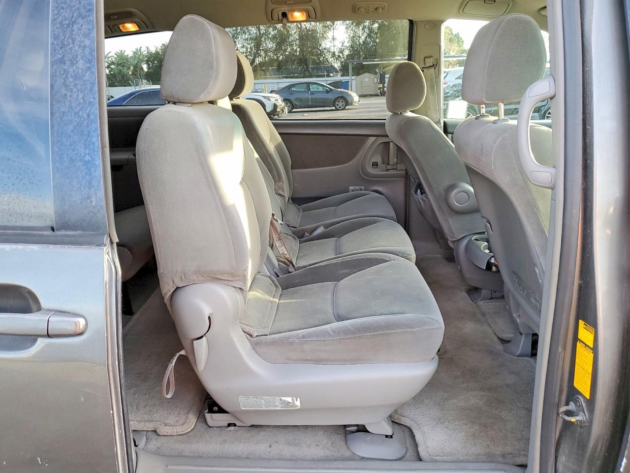 2004 TOYOTA SIENNA CE photo 11