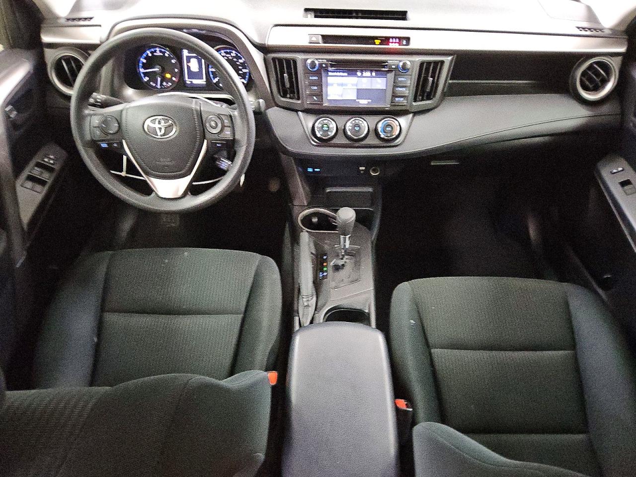 2018 TOYOTA RAV4 LE photo 8