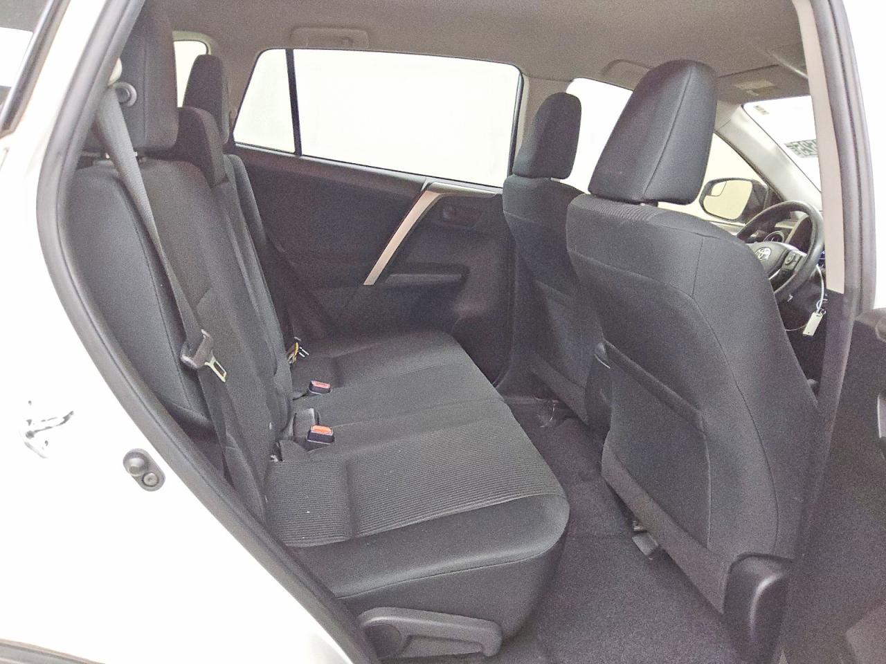 2018 TOYOTA RAV4 LE photo 11