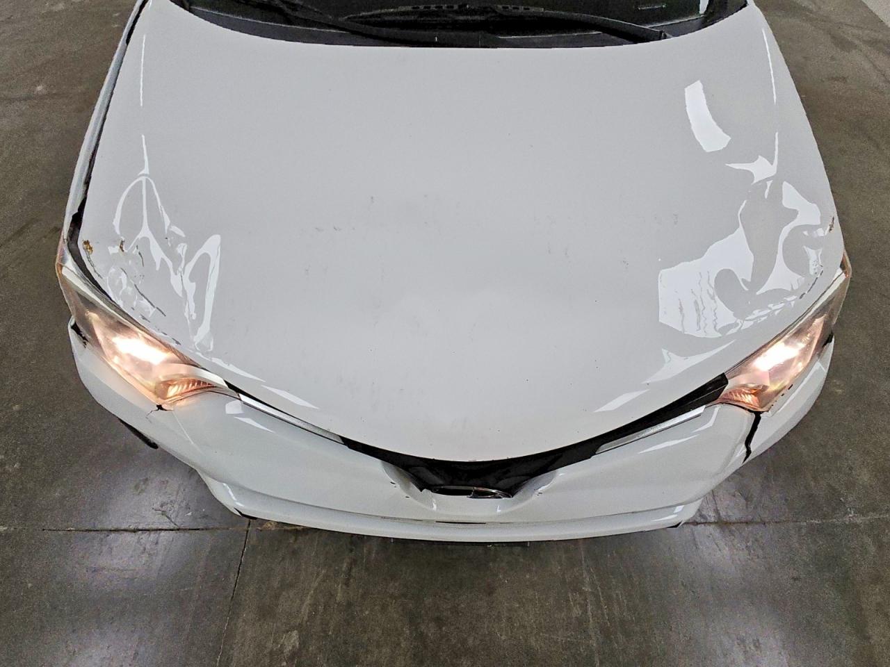 2018 TOYOTA RAV4 LE photo 12