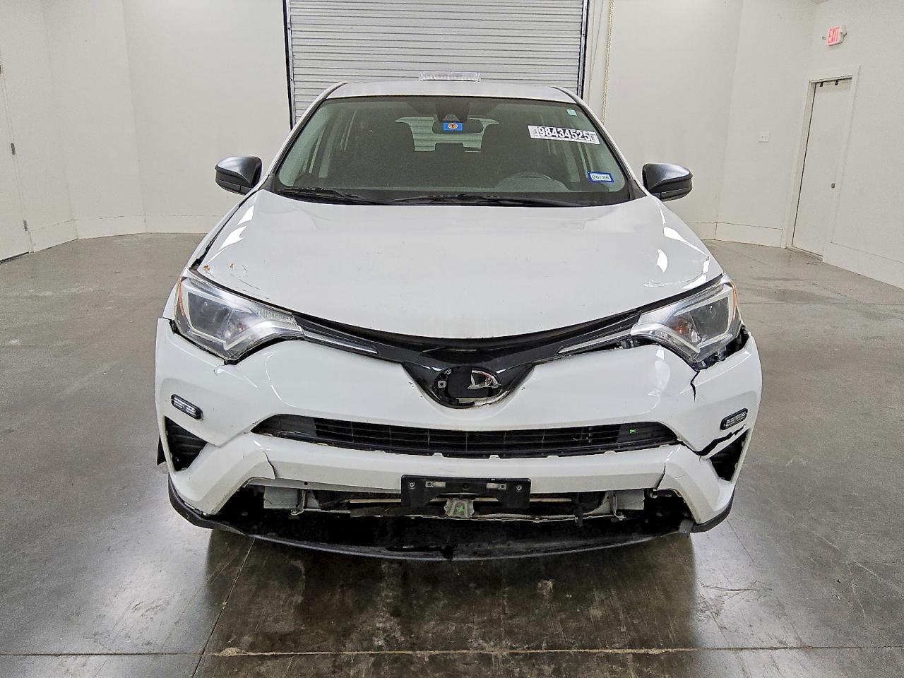 2018 TOYOTA RAV4 LE photo 5