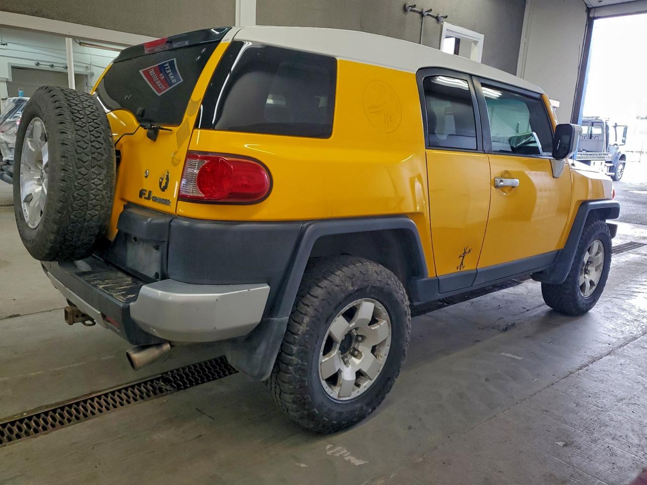 2007 TOYOTA FJ CRUISER photo 3