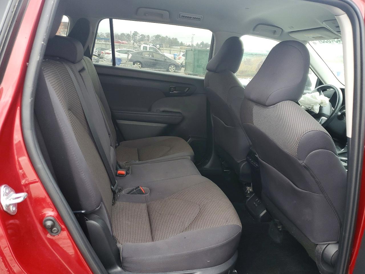 2022 TOYOTA HIGHLANDER HYBRID LE photo 31
