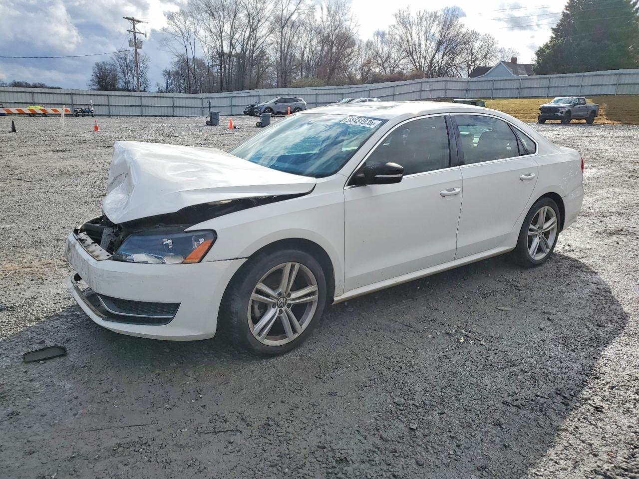 2015 VOLKSWAGEN PASSAT