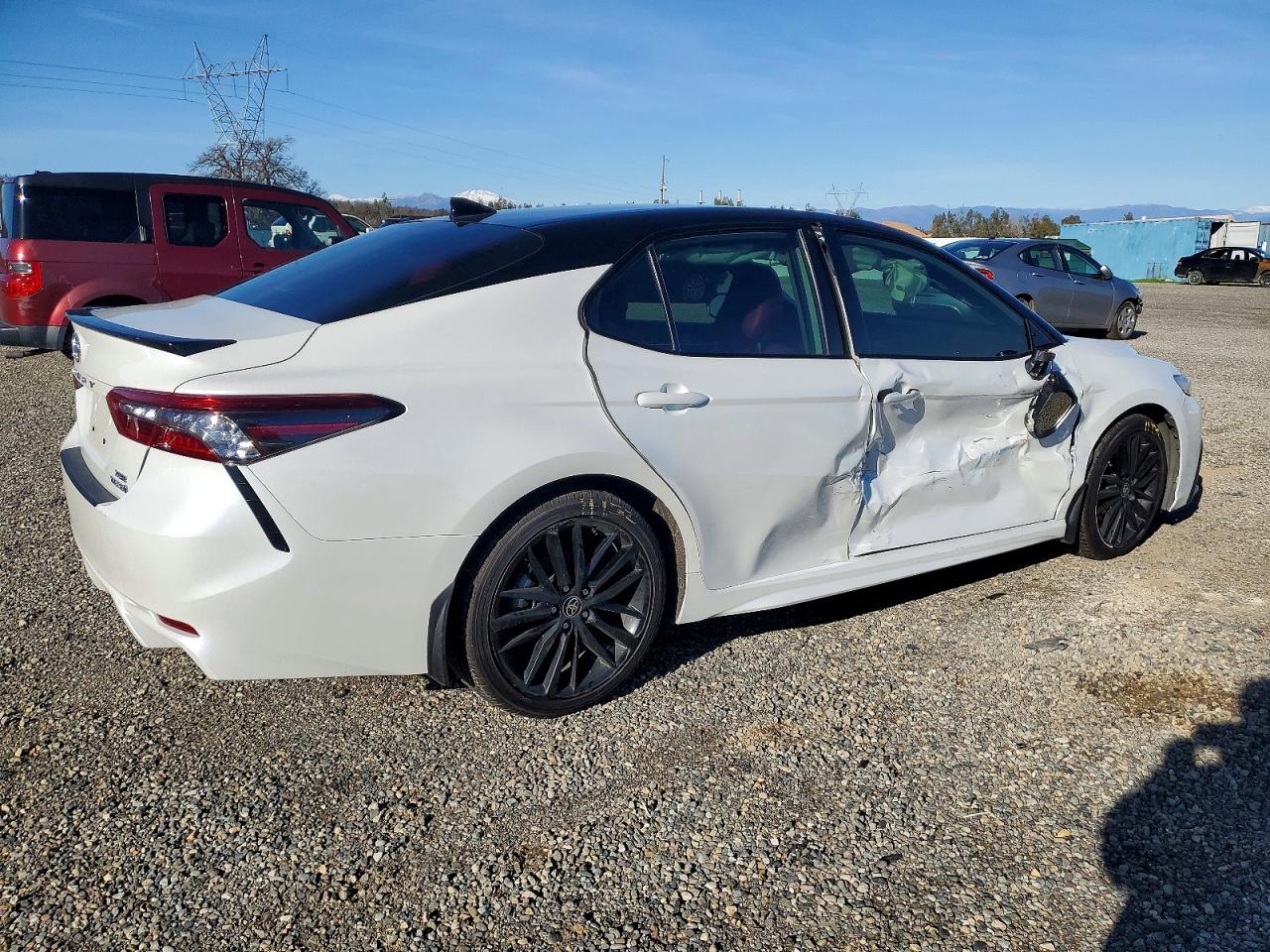 2023 TOYOTA CAMRY XSE photo 3
