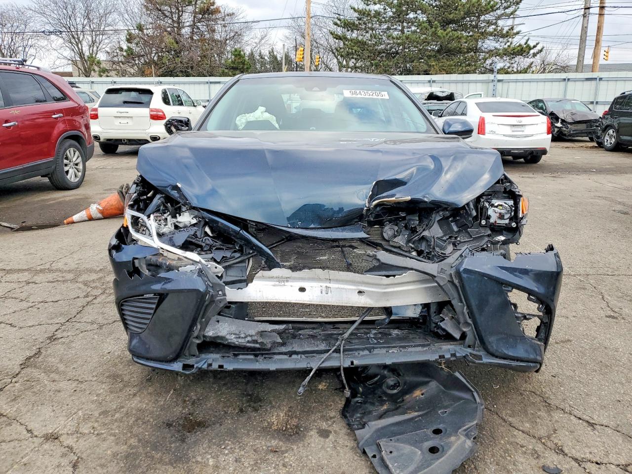2018 TOYOTA CAMRY L photo 5