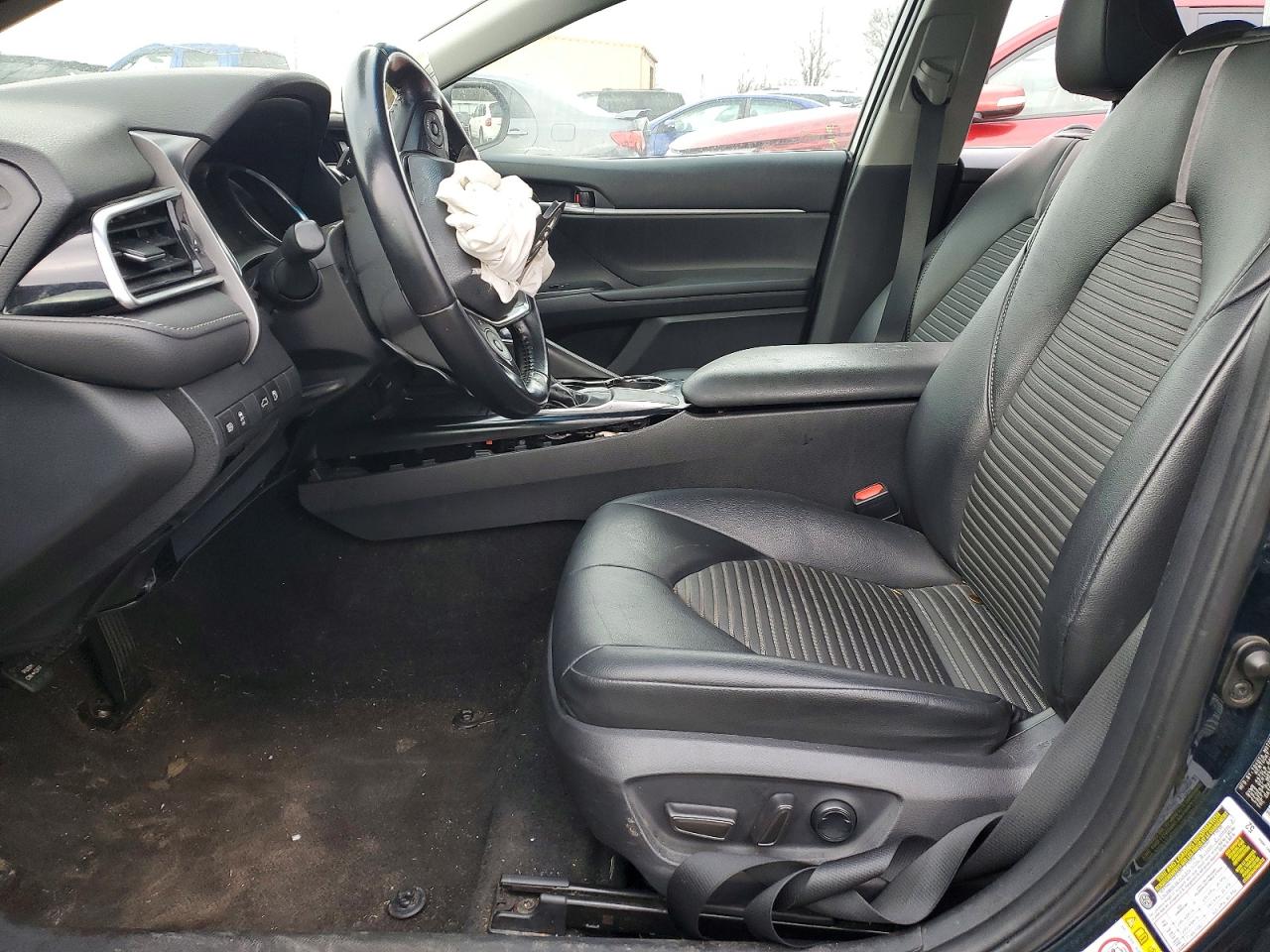 2018 TOYOTA CAMRY L photo 7