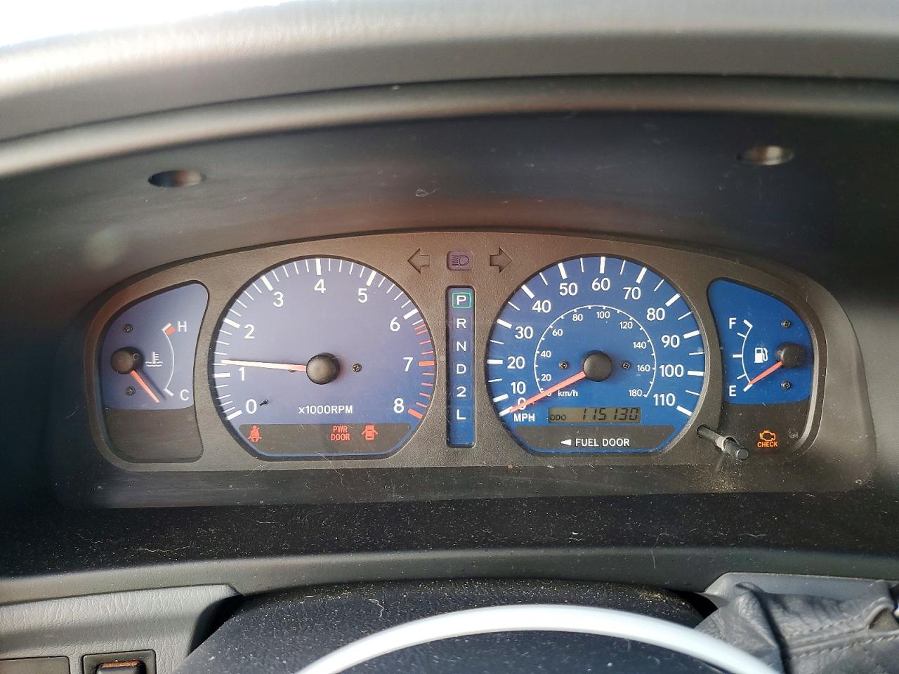 2001 TOYOTA SIENNA LE photo 9