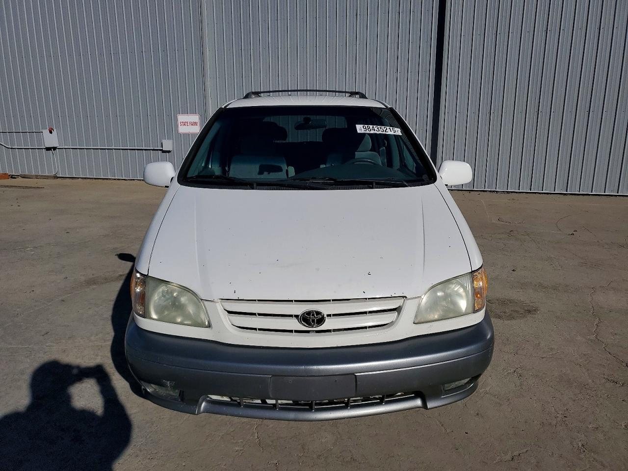 2001 TOYOTA SIENNA LE photo 5
