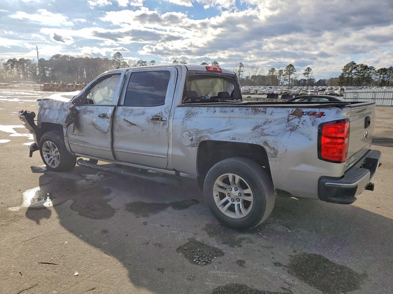 2018 CHEVROLET SILVERADO K1500 LT photo 3