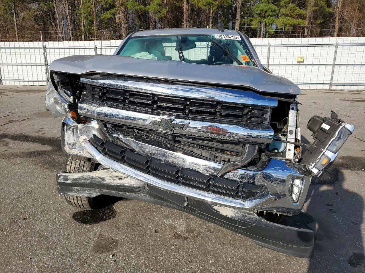 2018 CHEVROLET SILVERADO K1500 LT photo 9