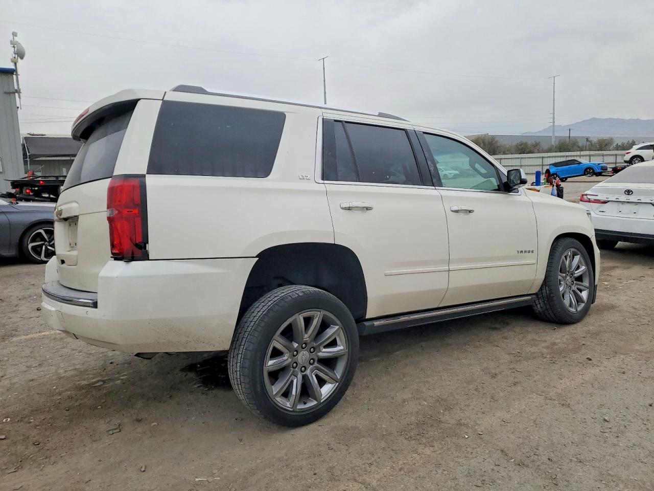 2015 CHEVROLET TAHOE C1500 LTZ photo 5
