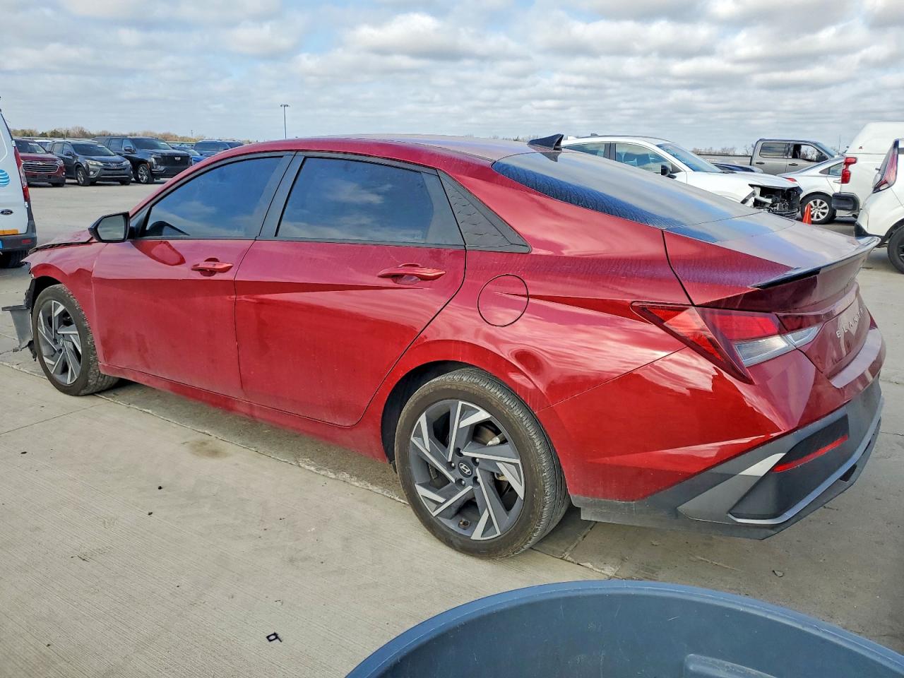2025 HYUNDAI ELANTRA SEL SPORT photo 2