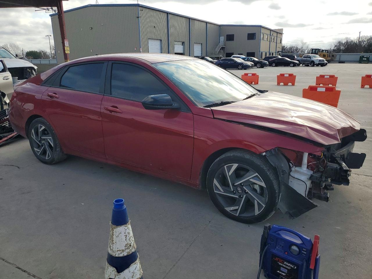 2025 HYUNDAI ELANTRA SEL SPORT photo 4