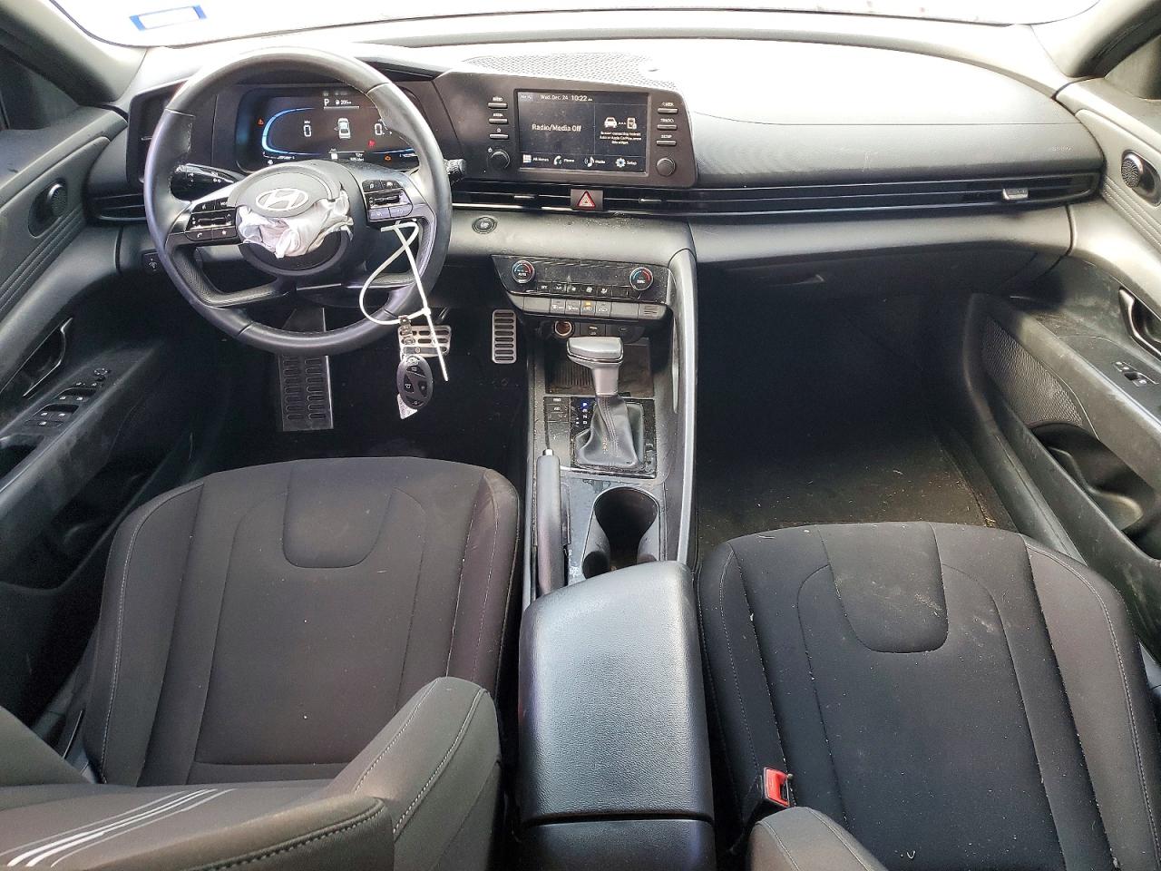 2025 HYUNDAI ELANTRA SEL SPORT photo 8