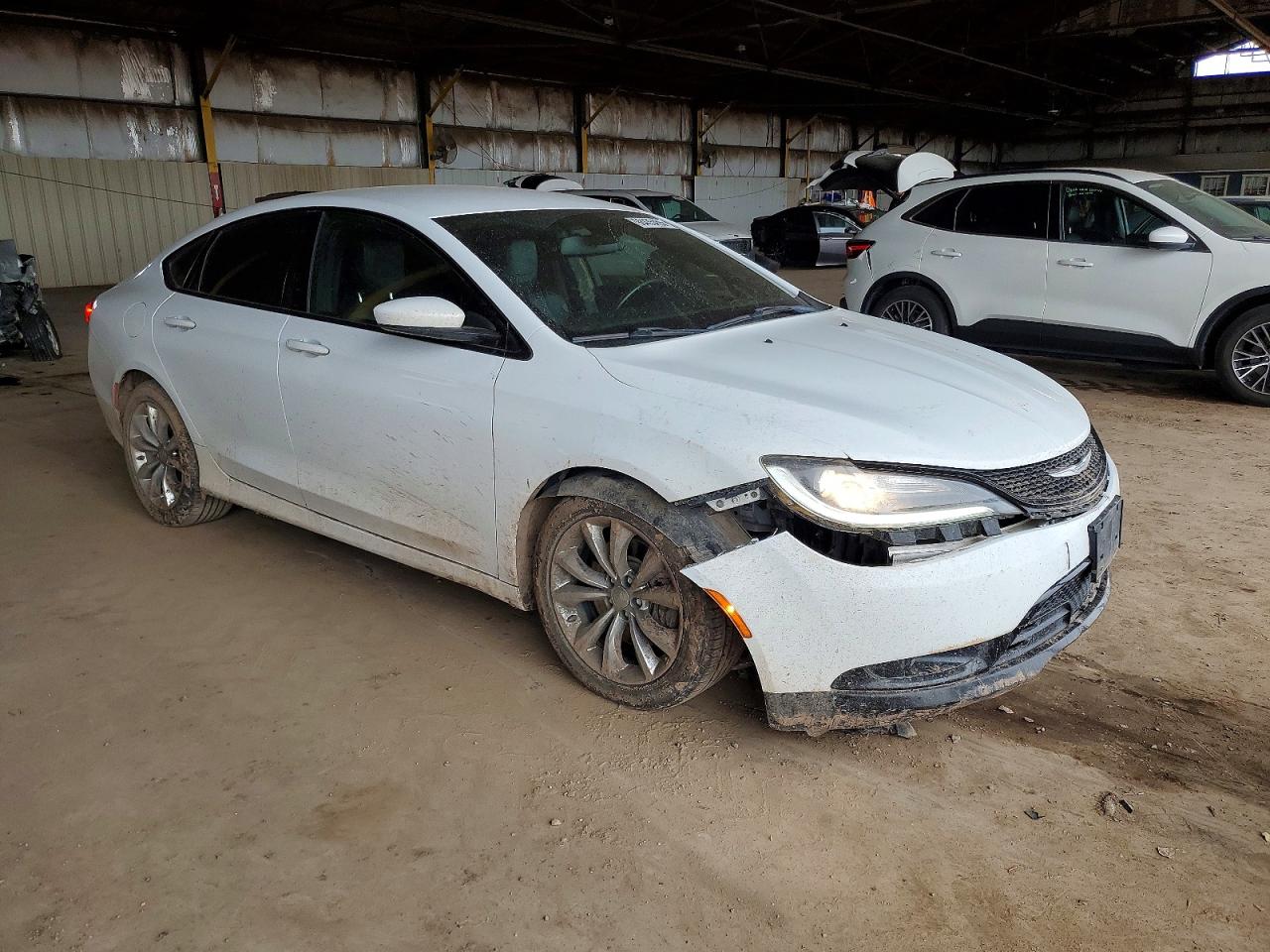 2015 CHRYSLER 200 S photo 4