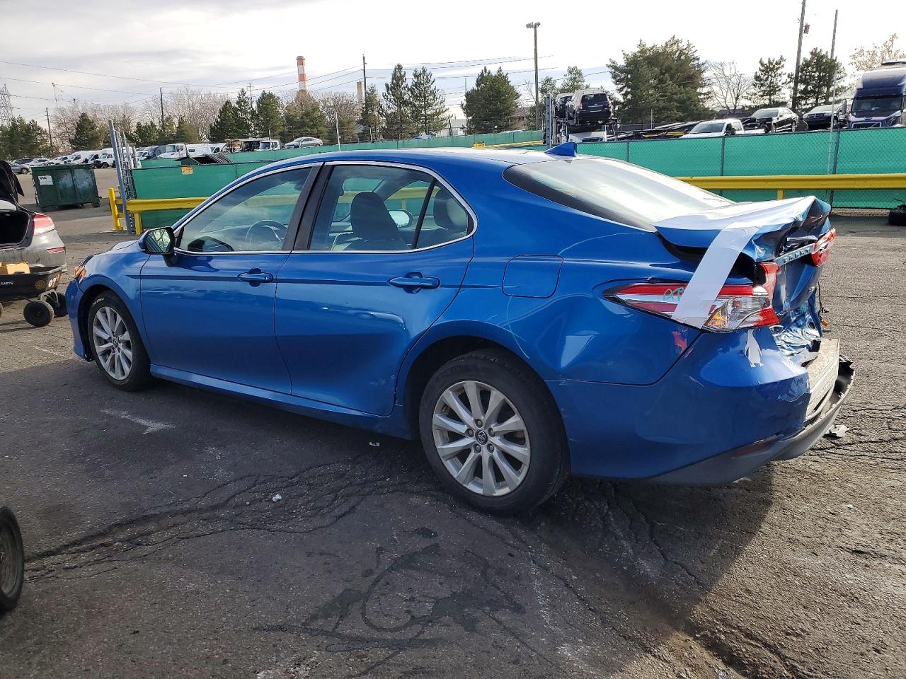 2019 TOYOTA CAMRY L photo 2