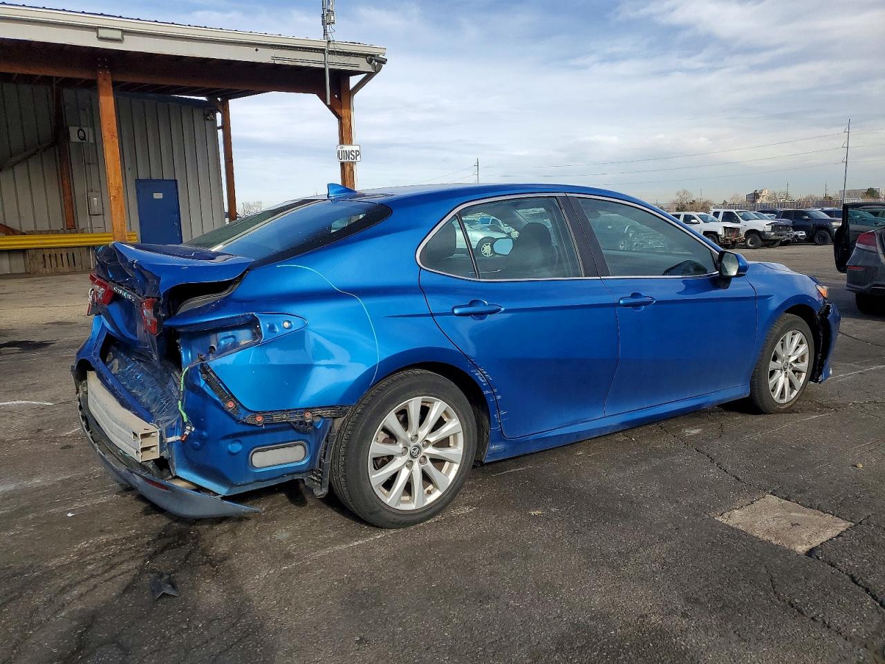 2019 TOYOTA CAMRY L photo 3