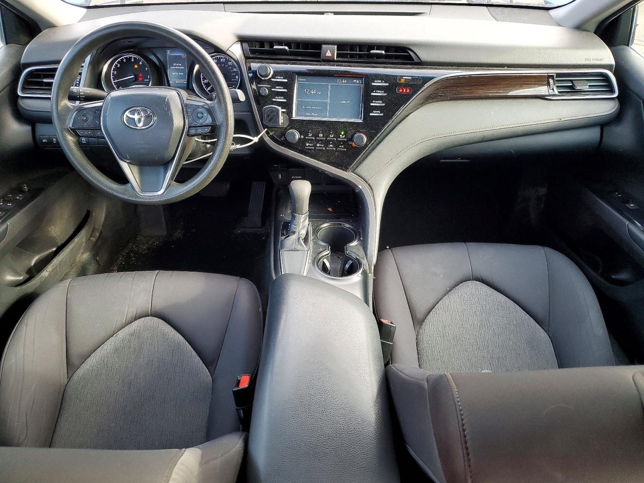 2019 TOYOTA CAMRY L photo 8