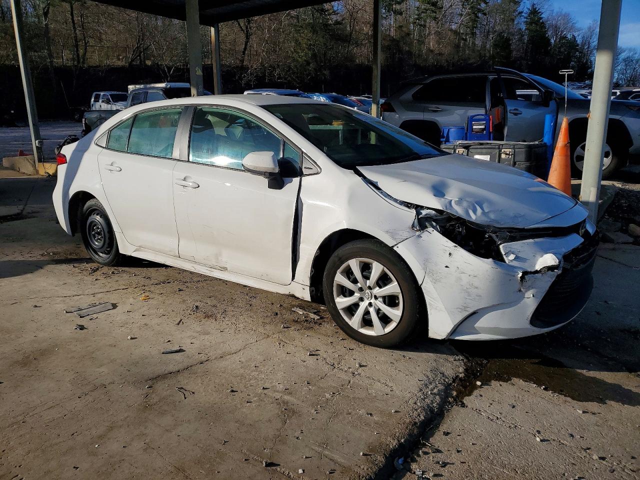 2024 TOYOTA COROLLA LE photo 4