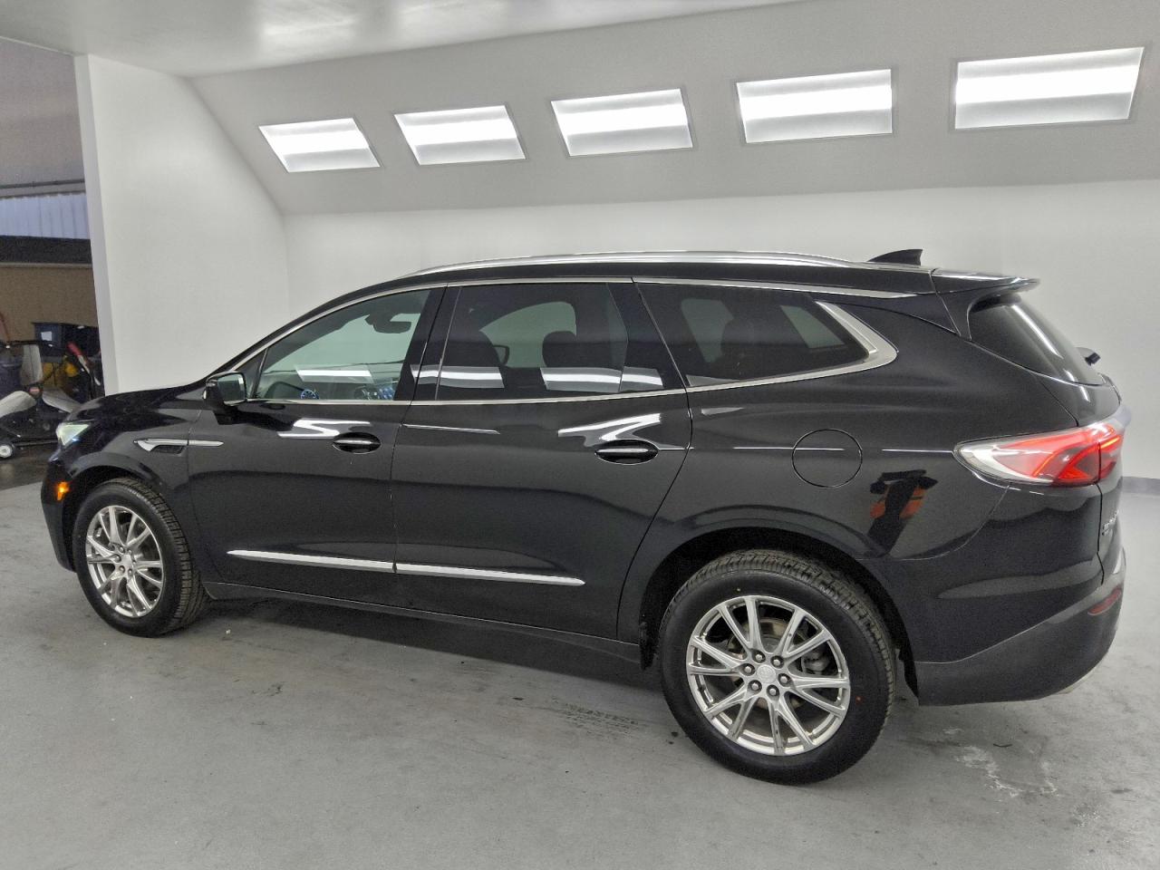 2022 BUICK ENCLAVE PREMIUM photo 2