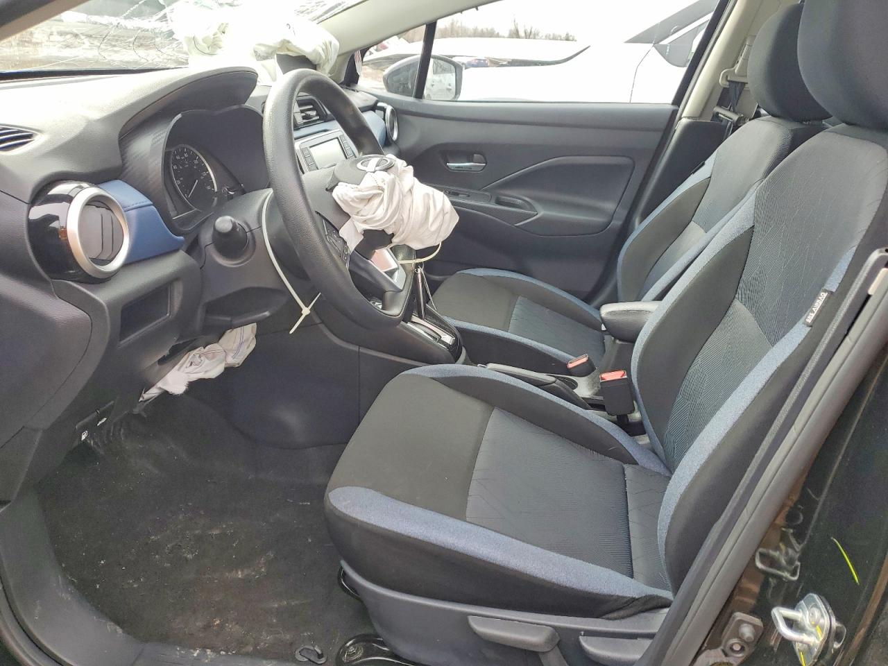 2025 NISSAN VERSA SV photo 7