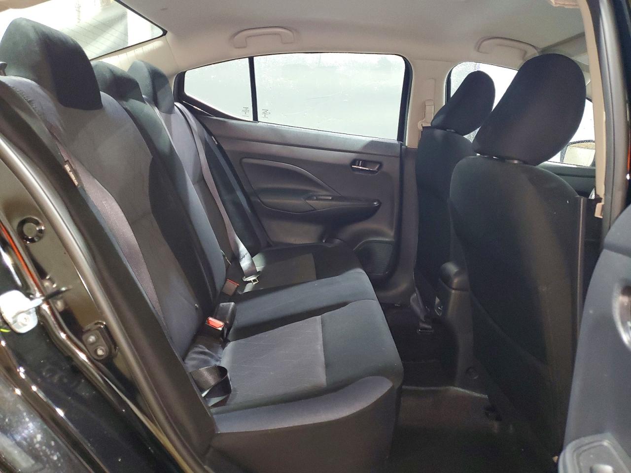 2025 NISSAN VERSA SV photo 10