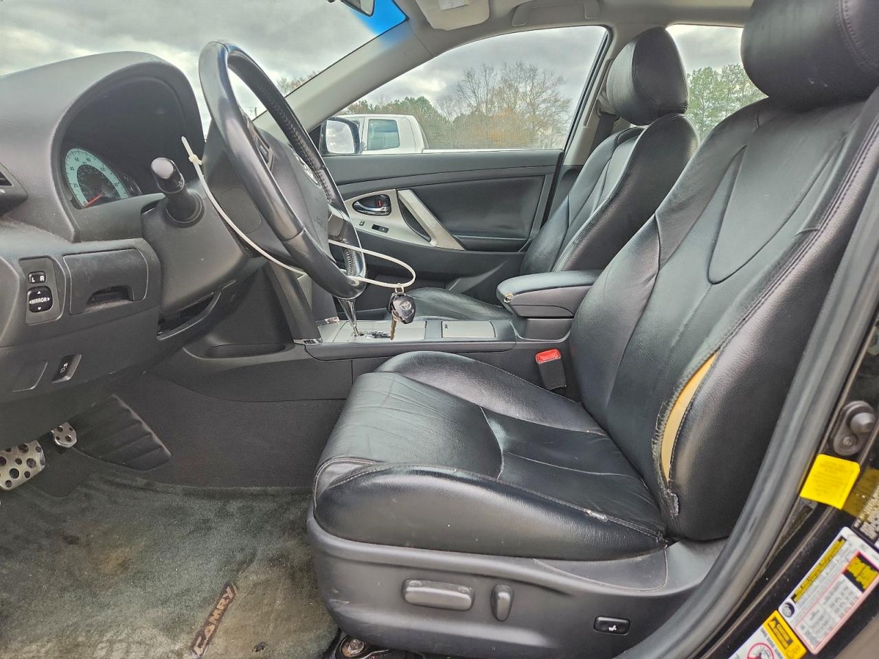 2011 TOYOTA CAMRY BASE photo 7