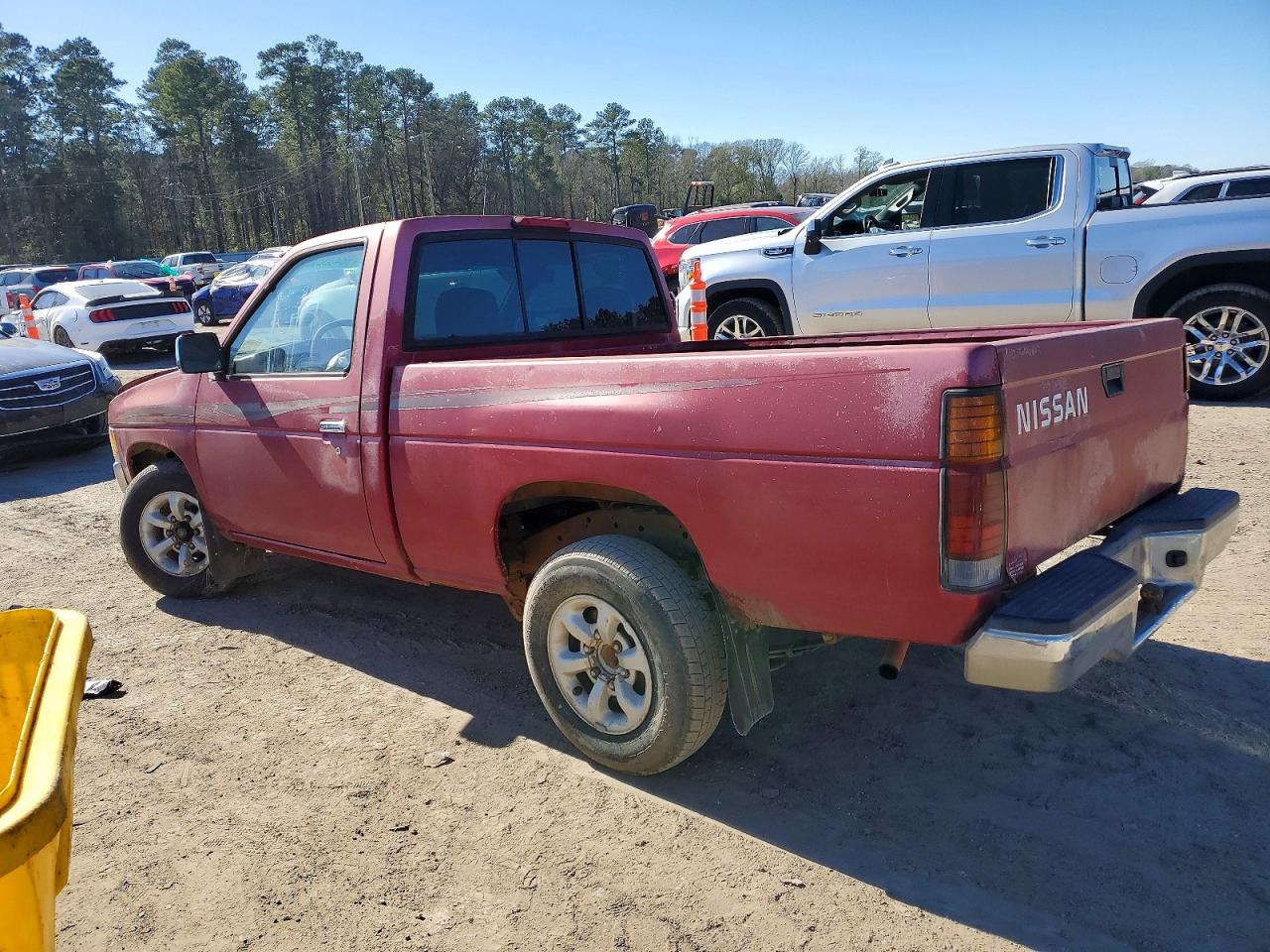 1997 NISSAN TRUCK BASE photo 2