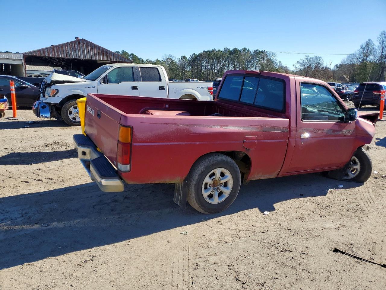 1997 NISSAN TRUCK BASE photo 3