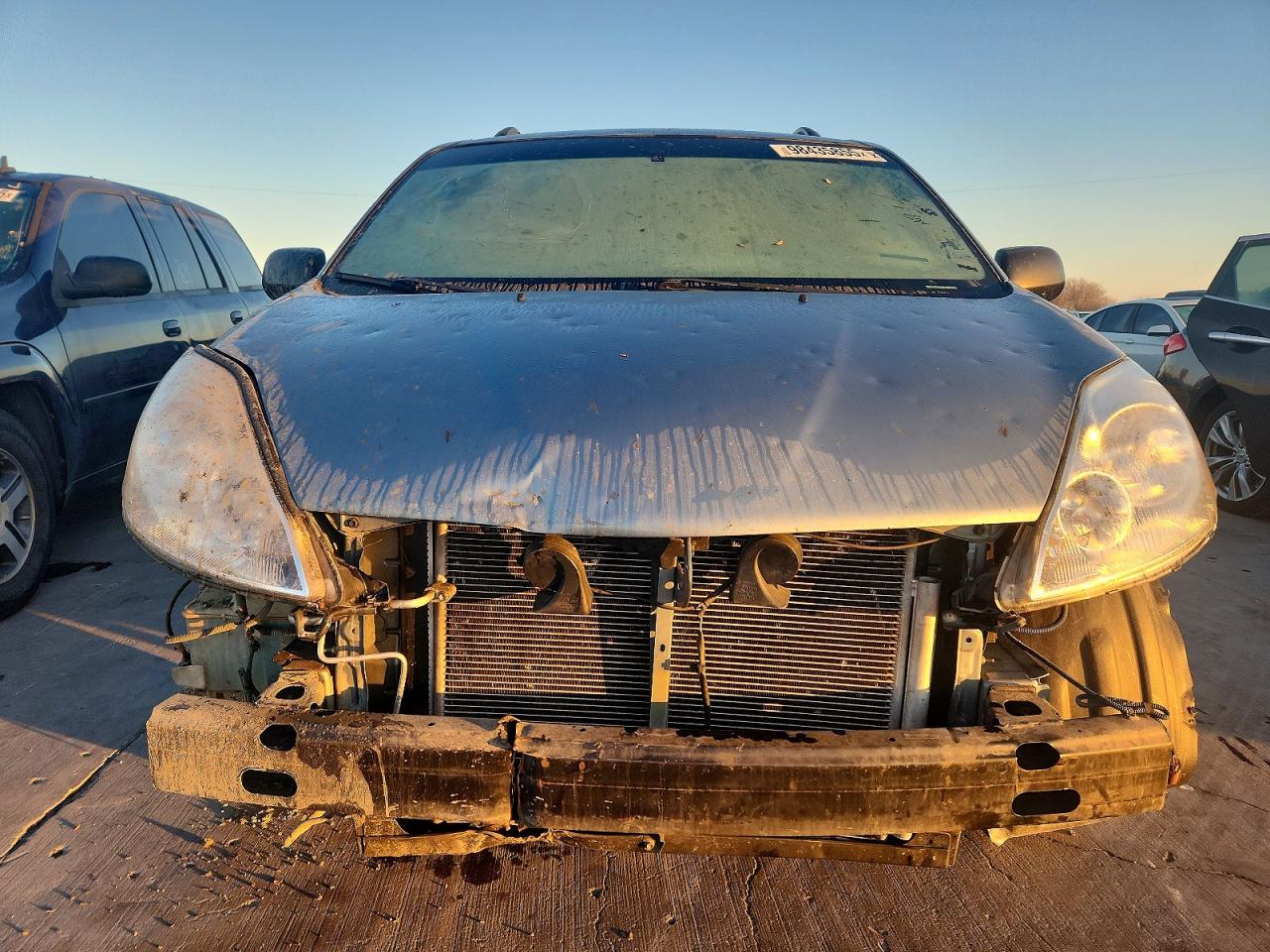 2009 TOYOTA SIENNA CE photo 5